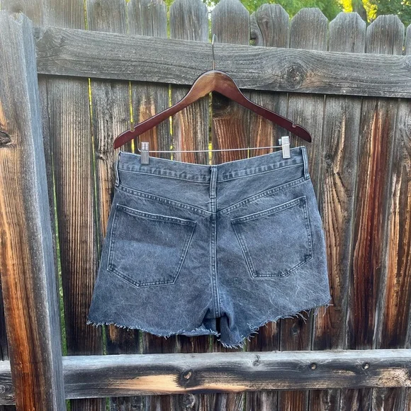 Madewell • Women's Black Denim Shorts - Picture 3 of 3